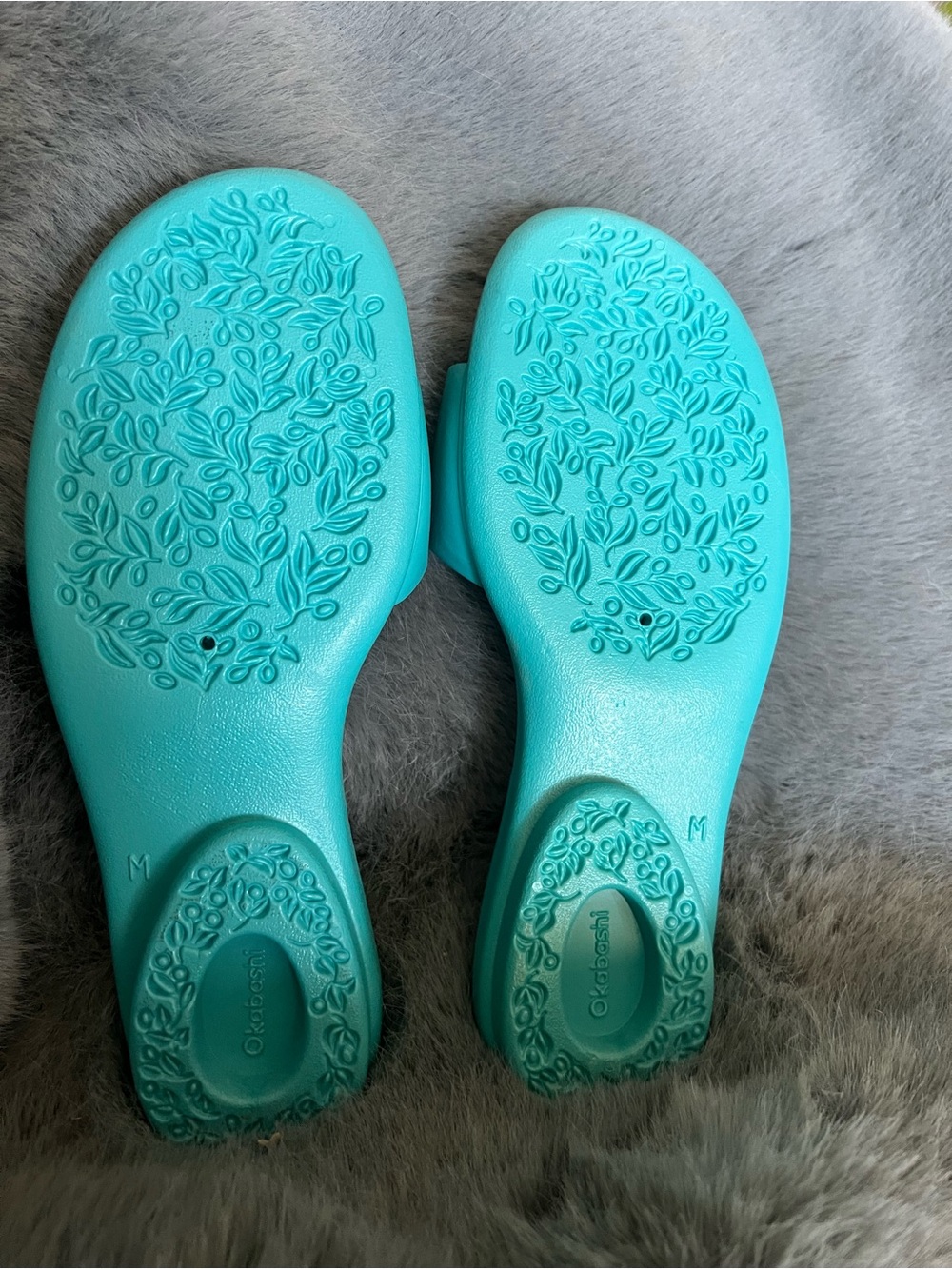 Okabashi Okal B Turquoise Rubber Slide Sandals with Multicolor Bow. NWOT - Picture 4 of 6